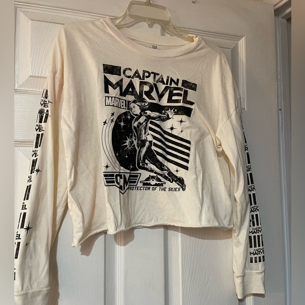 Captain Marvel cropped long sleeve tshirt
